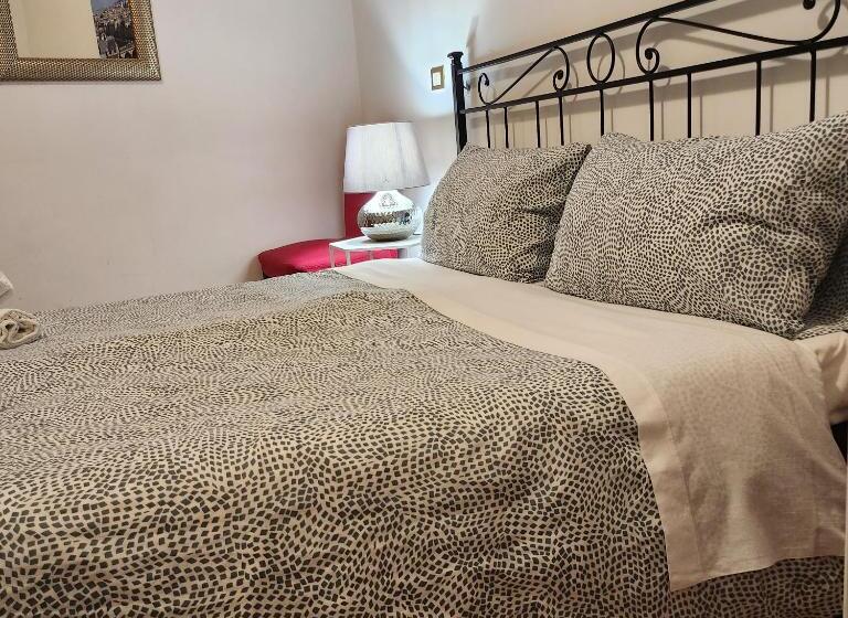 اتاق اکونومی, Sweethousevittorio