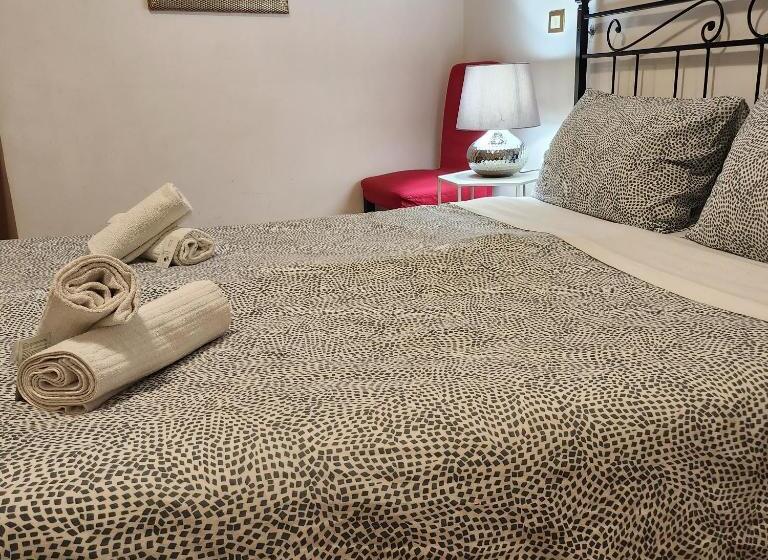 اتاق اکونومی, Sweethousevittorio