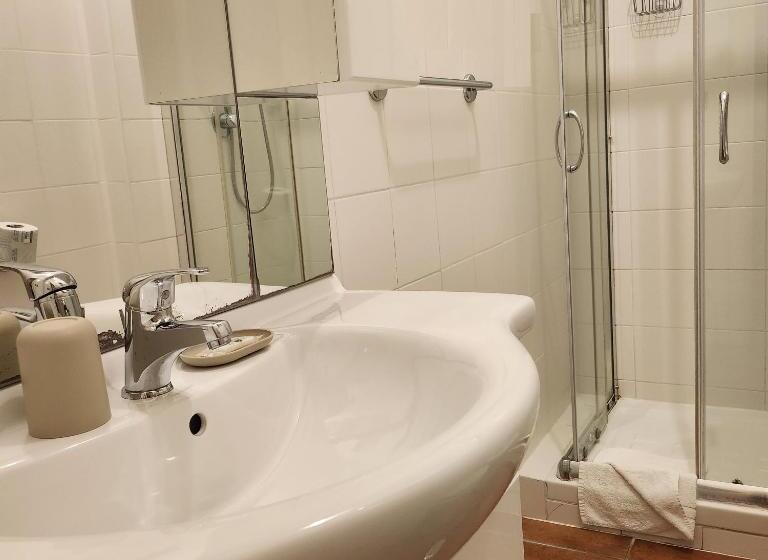 اتاق اکونومی, Sweethousevittorio
