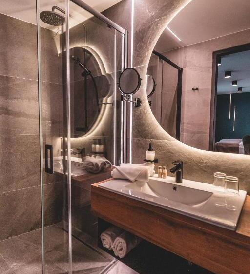اتاق استاندارد با چشم‌انداز باغ, Mediterraneo Luxury Room Esztergom
