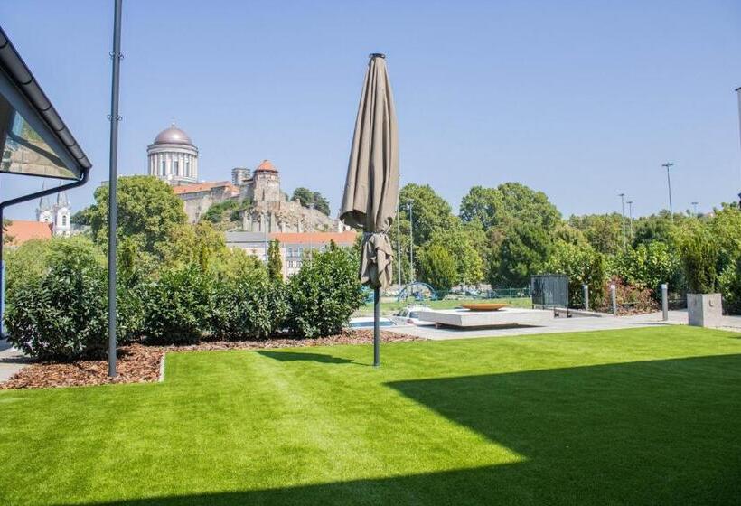 اتاق استاندارد با چشم‌انداز باغ, Mediterraneo Luxury Room Esztergom