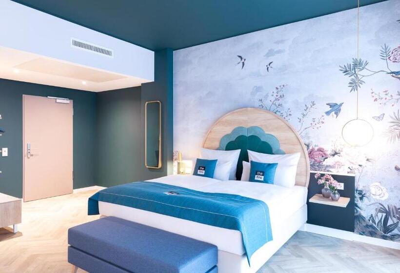 اتاق لوکس سه تخته, Holiday Inn   The Niu, Flower Konstanz, An Ihg