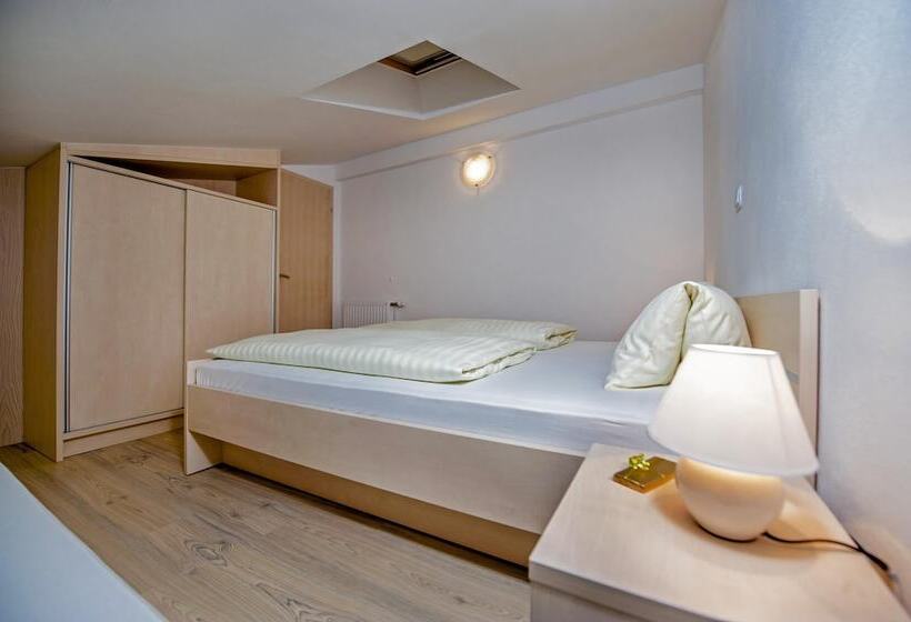 آپارتمان 2 خوابه, Apartments And Room Marko