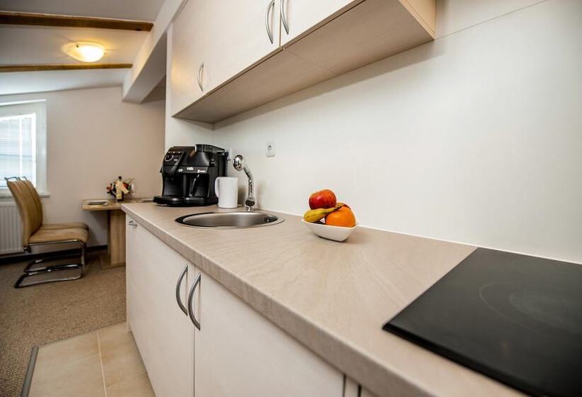 آپارتمان 2 خوابه, Apartments And Room Marko