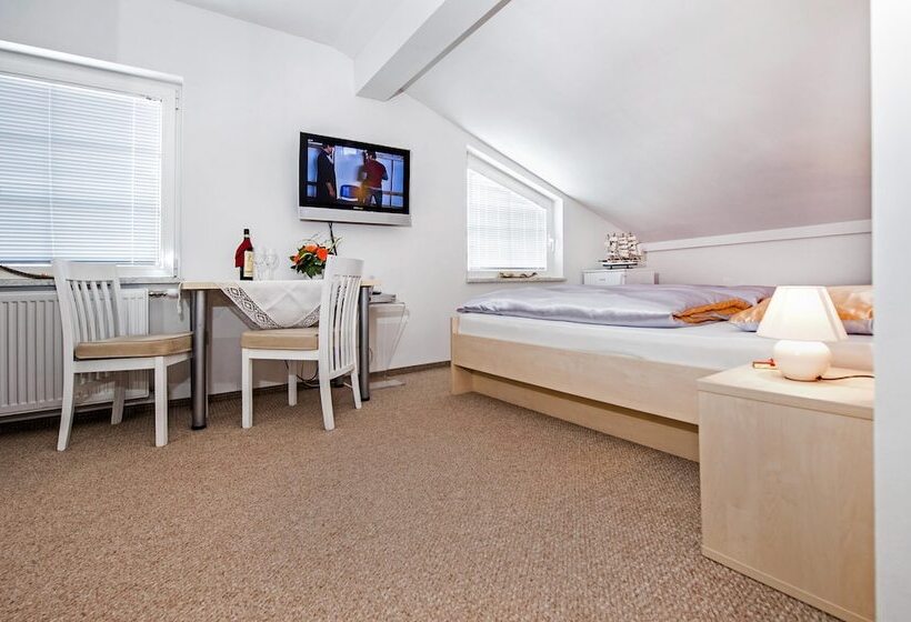 اتاق استاندارد, Apartments And Room Marko