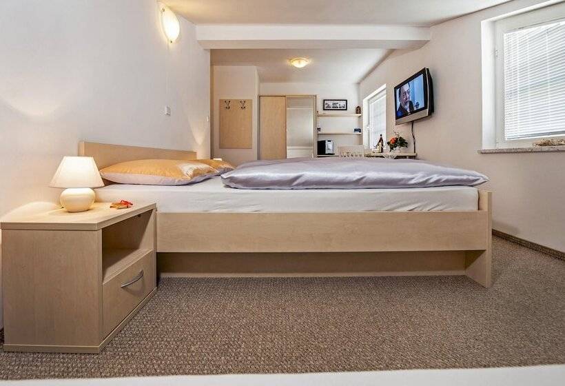 اتاق استاندارد, Apartments And Room Marko