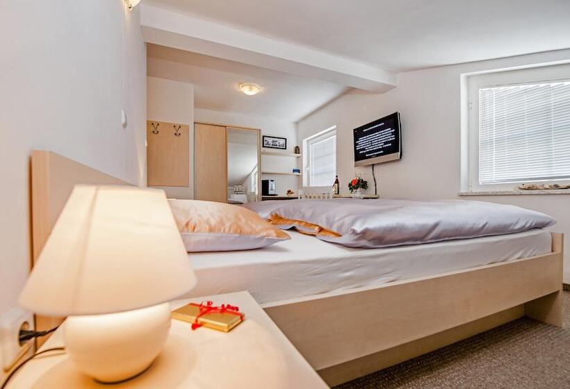 اتاق استاندارد, Apartments And Room Marko