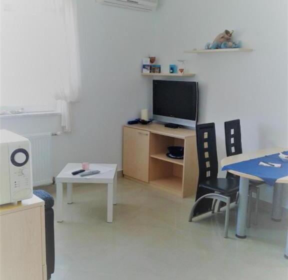 آپارتمان 1 خوابه, Apartments And Room Marko