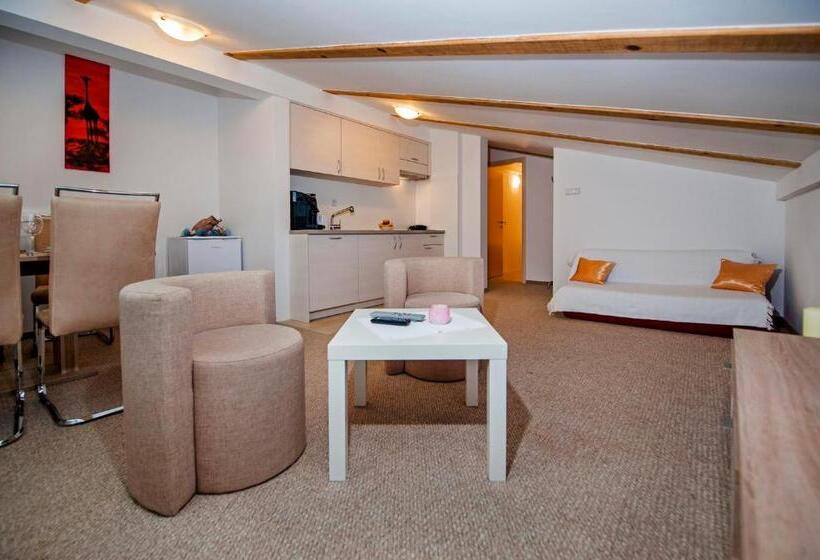 آپارتمان 2 خوابه, Apartments And Room Marko