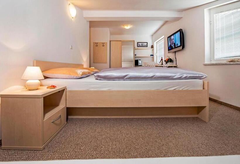 اتاق استاندارد, Apartments And Room Marko