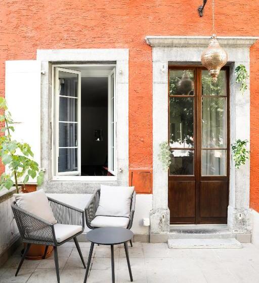 Люкс, Marché 28 Guesthouse