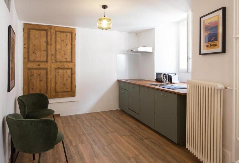 Люкс, Marché 28 Guesthouse