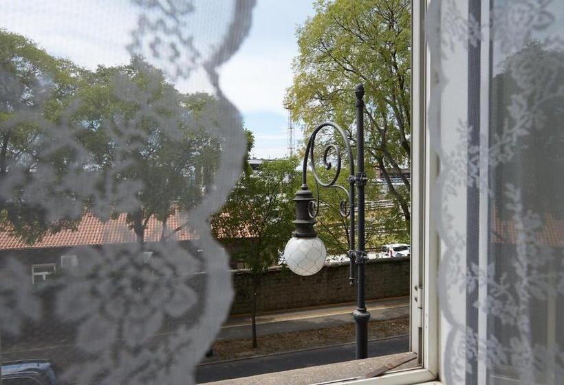 استودیوی لوکس, Miramare Luxury Suites