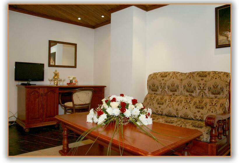 اتاق راحتی, Art   M Gallery