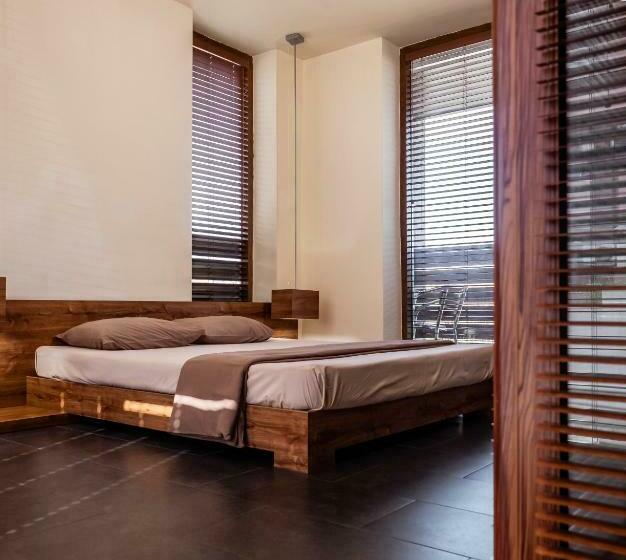 اتاق استاندارد با بالکن و چشم‌انداز دریا, Design Hotel Logatero