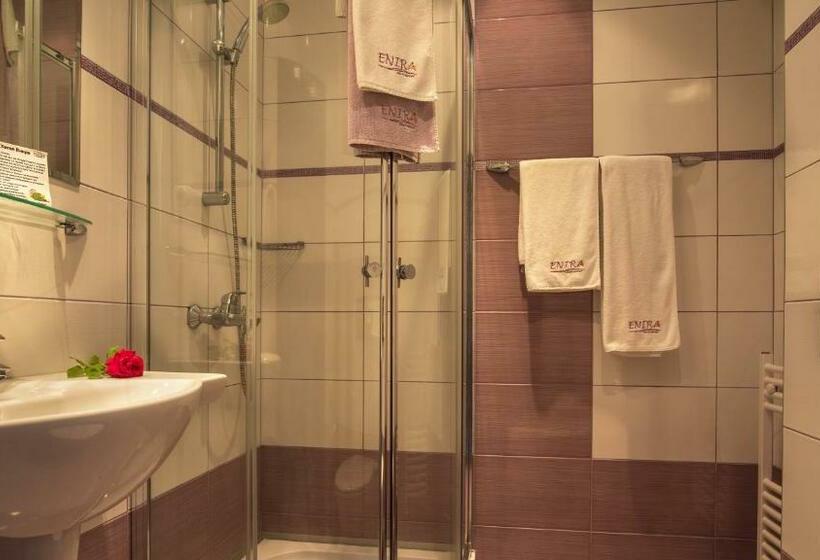 带1个卧室的带阳台的公寓, Enira Spa