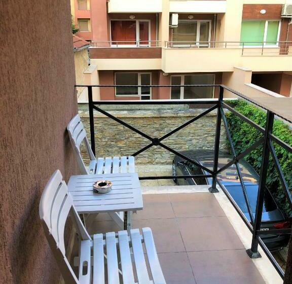 اتاق استاندارد, La Roka