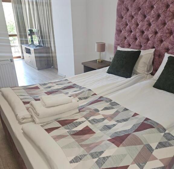 Suite with Terrace, Priyateli   Friends