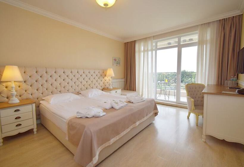 带1个卧室的豪华公寓, Therma Palace   Mineral Pool & Spa & All Inclusive