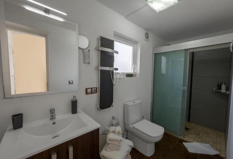 سوییت جونیور با چشم‌انداز دریا, Villa Dama By Airnest