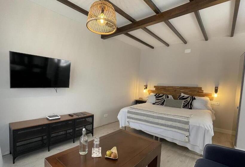 سوئیت جونیور با چشم‌انداز کوهستان, Villa Dama By Airnest