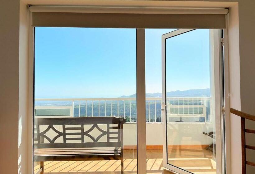 اتاق استاندارد با بالکن و چشم‌انداز دریا, Villa Dama By Airnest