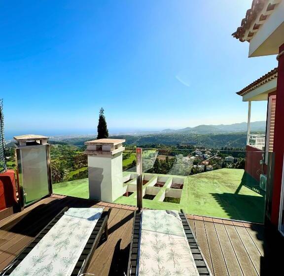 سوییت جونیور با چشم‌انداز دریا, Villa Dama By Airnest