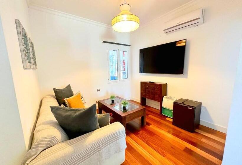 سوییت جونیور با چشم‌انداز دریا, Villa Dama By Airnest