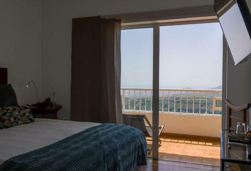اتاق استاندارد با بالکن و چشم‌انداز دریا, Villa Dama By Airnest