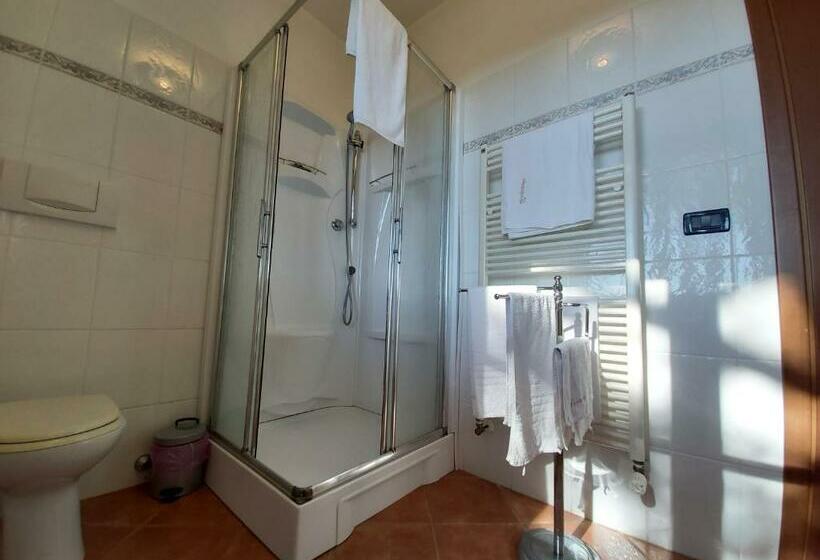 اتاق لوکس با بالکن, Agriturismo   B&b L Acquacotta