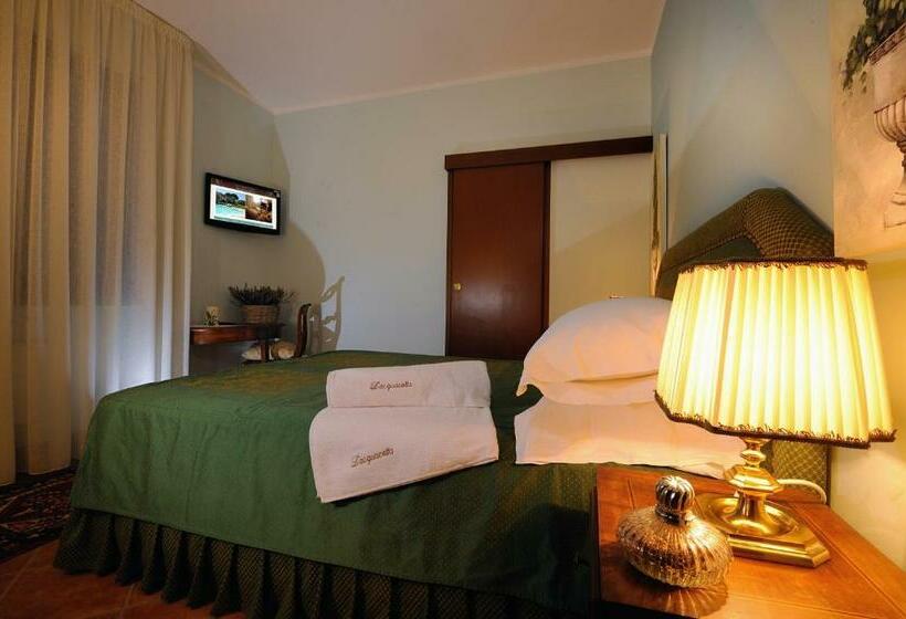 اتاق لوکس با بالکن, Agriturismo   B&b L Acquacotta