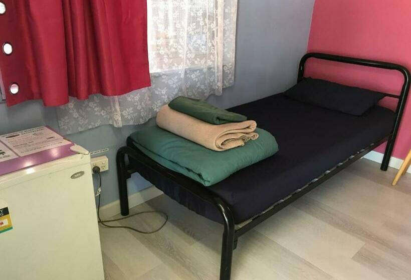 اتاق استاندارد یک تخته با سرویس بهداشتی مشترک, Alice Lodge