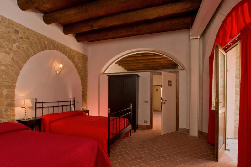 اتاق استاندارد سه نفره, B&b Corte Catalana