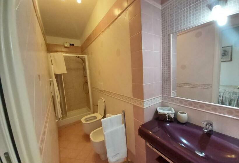 اتاق راحتی با چشم‌انداز استخر, Agriturismo   B&b L Acquacotta
