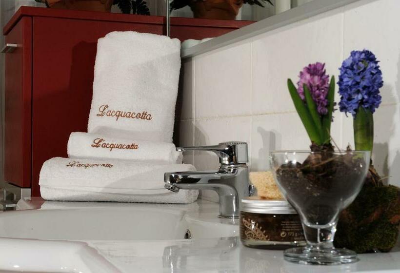 اتاق راحتی با چشم‌انداز استخر, Agriturismo   B&b L Acquacotta