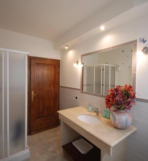 اتاق لوکس چهار تخته, B&b Patrizio