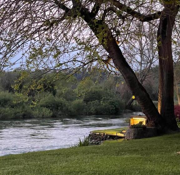 اتاق استاندارد با چشم‌انداز باغ, La Finestra Sul Fiume