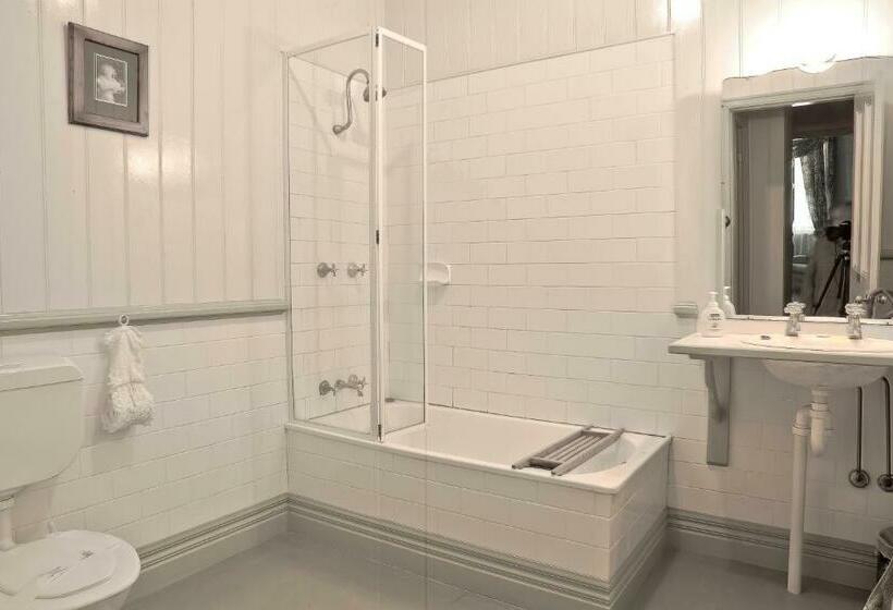 اتاق استاندارد, Stay At Tilba
