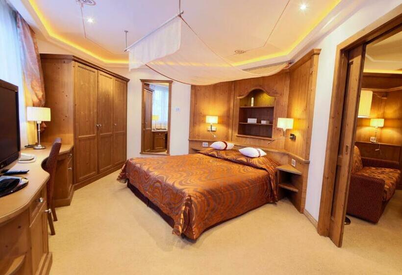 Deluxe Suite King Bed, Dolce Avita Hotel Spa & Resort