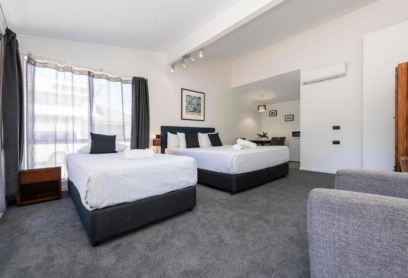اتاق استاندارد با تخت بزرگ برای معلولان, Fern Bay Motel