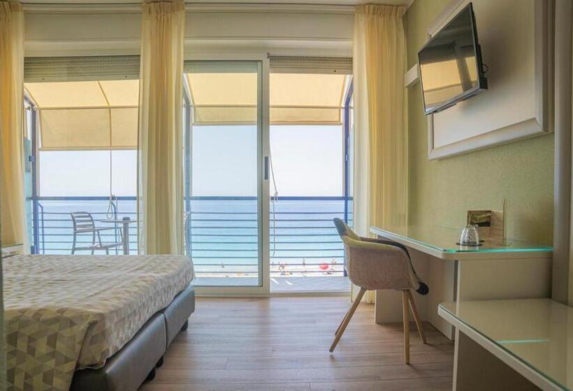 اتاق سه نفره سوپریور با چشم‌انداز دریا, 4 Venti Spa & Wellness