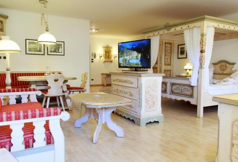 اتاق استاندارد سه نفره, Cavallino Bianco   Weisses Roessl