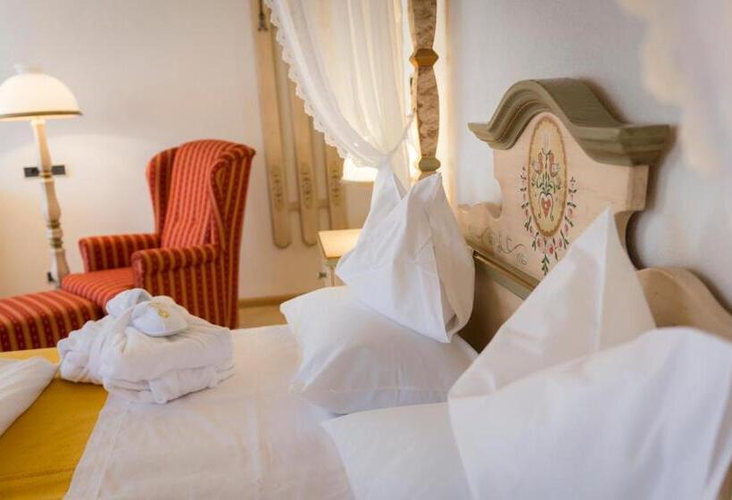 اتاق استاندارد سه نفره, Cavallino Bianco   Weisses Roessl