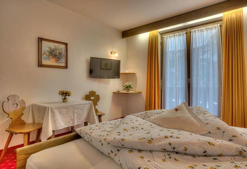 اتاق استاندارد با بالکن, Garnì Bel Air