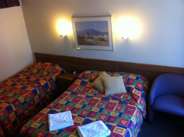 اتاق استاندارد سه نفره, Mayfield Motel