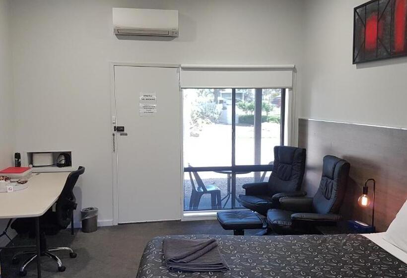 اتاق استاندارد با تخت بزرگ, Motel24seven And Apartments