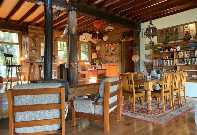 سوئیت خانواده 2 خوابه, The Goat And Goose Bed & Breakfast