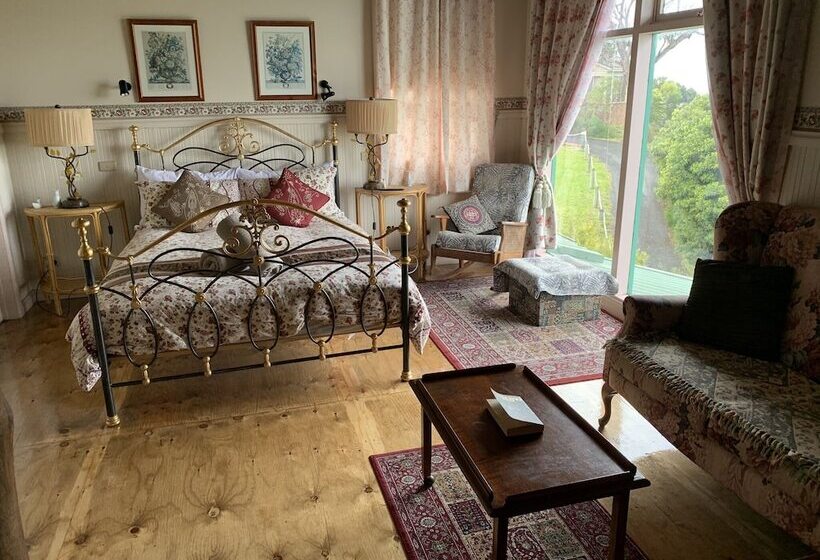 1 Bedroom Penthouse Apartment, The Goat And Goose Bed & Breakfast