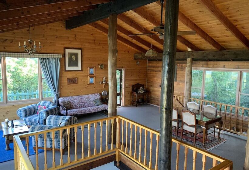 1 Bedroom Penthouse Apartment, The Goat And Goose Bed & Breakfast