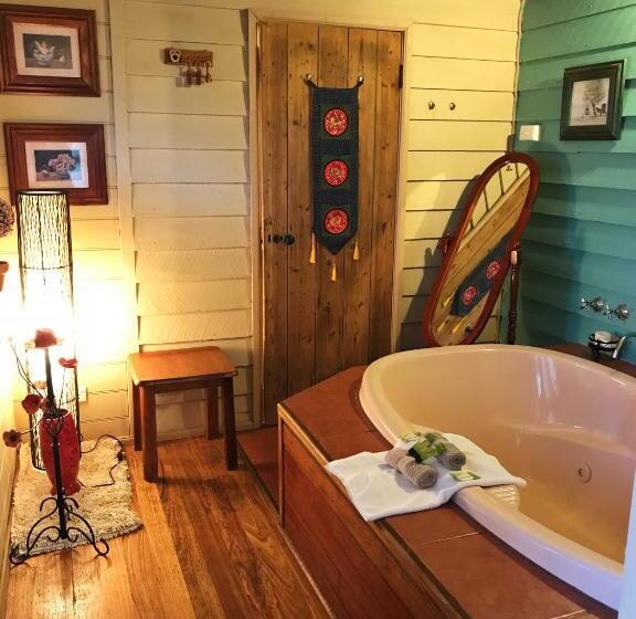 اتاق استاندارد با وان آب گرم, The Goat And Goose Bed & Breakfast